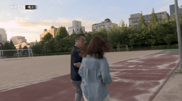 조만간 TV에서 다시보게될 장면.gif_1.gif