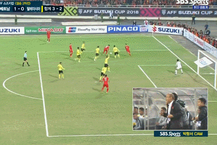베트남 첫 골...박항서 논란ㄷㄷㄷ.gif_1.gif