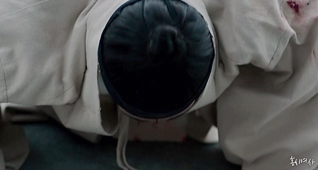 연기가 아니라 실제인 장면들.jpgif_11.gif
