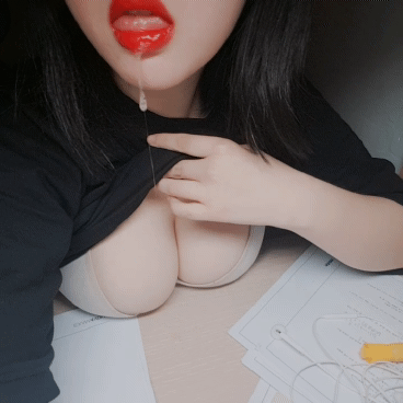 후방주의> 침흘리는 처자_2.gif