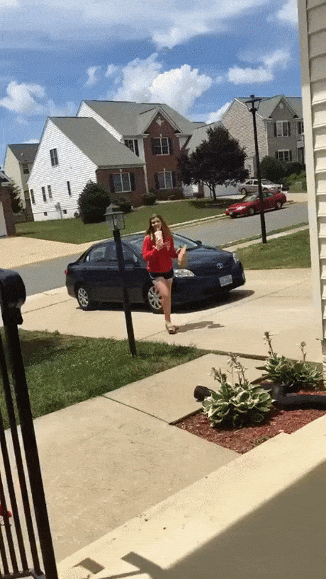 후~ 한시간 걸려서 햄버거 포장해왔닼ㅋㅋ_1.gif