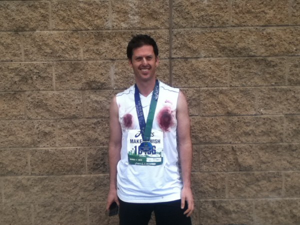 약혐) 젖꼭지 밴드를 마라톤할때 꼭 붙여야 되는 EU_3.gif