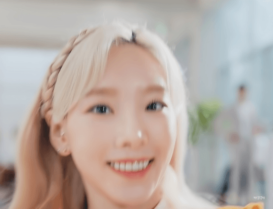 2106539805_HPVvhFol_taeyeon_new1-20190706-142944-006.gif