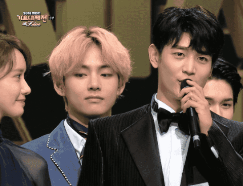 BTS 뷔 머리크기.jpg_2.gif