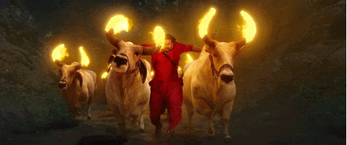 영화 기생충 보다가 지루해서 잤다는 영화감독_7.gif
