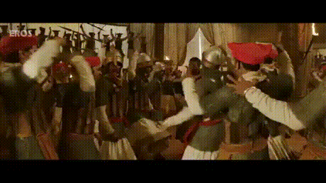 영화 기생충 보다가 지루해서 잤다는 영화감독_8.gif