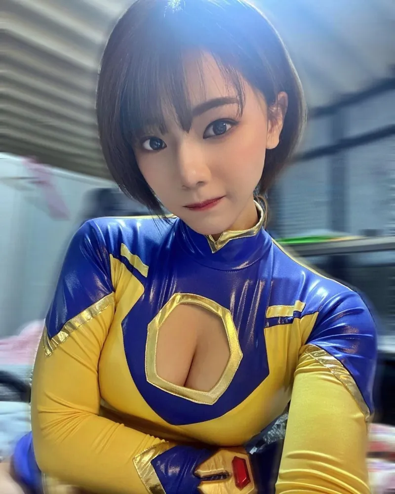 외계인 때려잡는 초등학교 여교사_11.webp