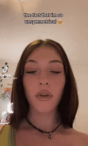 얼굴이 완벽하게 좌우대칭인 침착맨.gif_1.gif