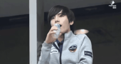 연애코치를 잘 받았던 프로 게이머.jpg_1.gif