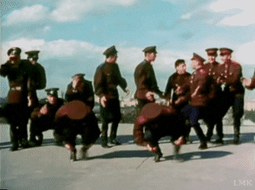 러시아 전통춤 코사크 댄스를 알아보자_5.gif