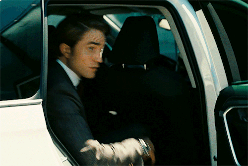 서양권 남배우가 유난히 잘생기게 나온 걸로 유명한 영화들_28.gif