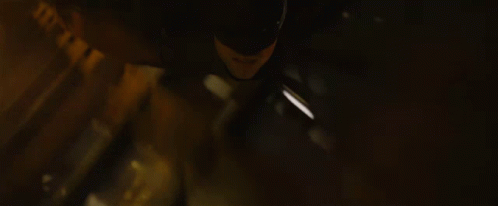 MCU)DC) 히어로물이 점점 비현실적으로 변하는 이유_19.gif
