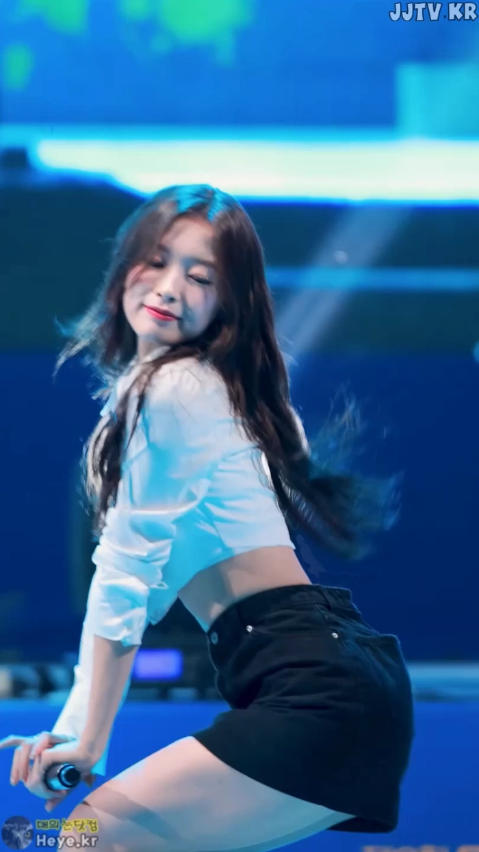 99년생 누나 gif_1.webp