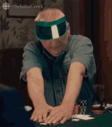 다리 하나 잃은 상이군인 포커로 털은 썰_3.gif