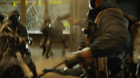 의외로 진짜로 존재하는 "총 안 아프게 맞는 법"_1.gif