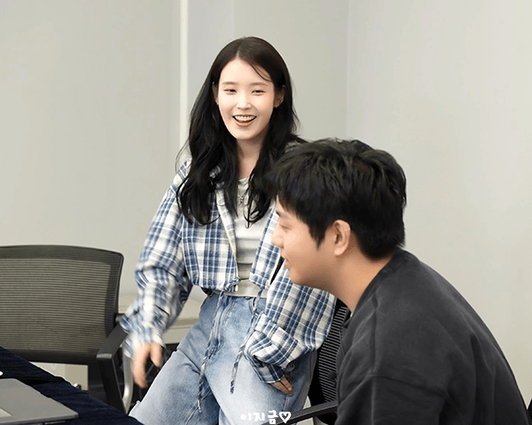 [IUTV] 마미뮤 분노의 마인크래프트! (w.샘킴) 편 움짤_23.gif