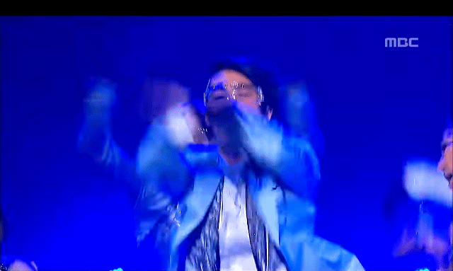최근에 솔로앨범낸 아이돌가수 논란_2.gif