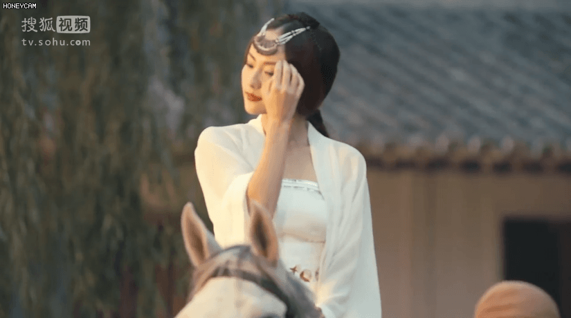 유비가 손상향에게 반한 이유_1.gif