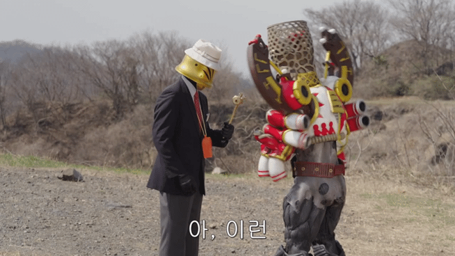 [넘버원전대 고쥬저] 반대로 심판 뇌물주기_4.gif