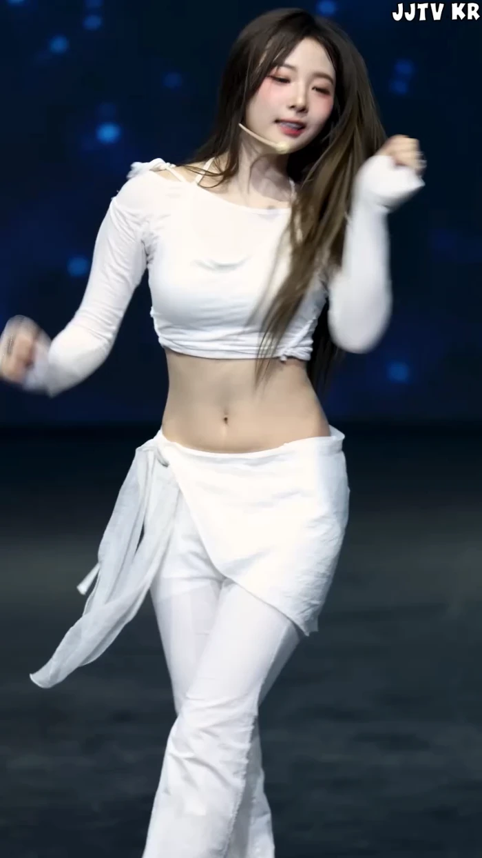 반도의 07년생 아이돌 gif_1.webp