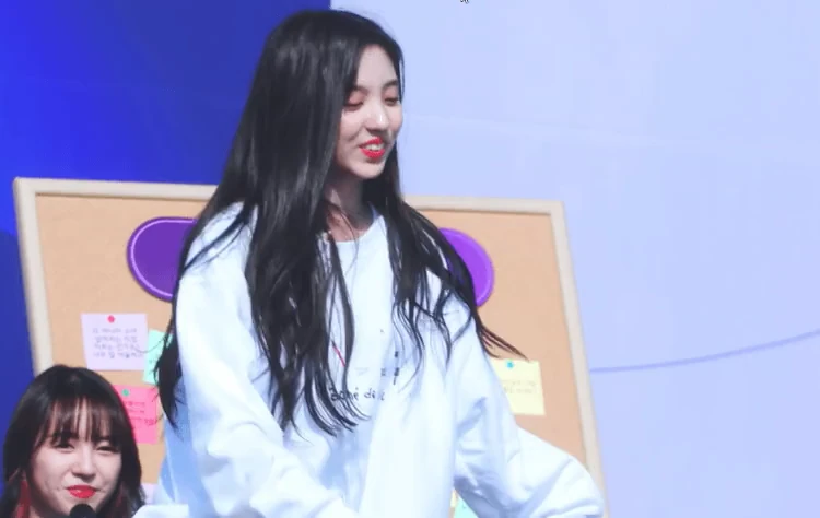 반도의 05년생 아이돌 gif_3.webp