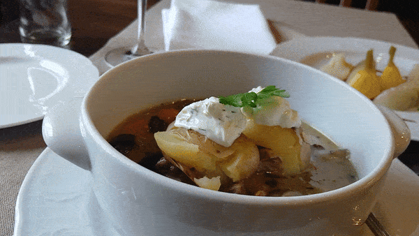 오늘은 리투아니아의 카우나스시에서 "무스 스프"를 먹었습니다_2.gif