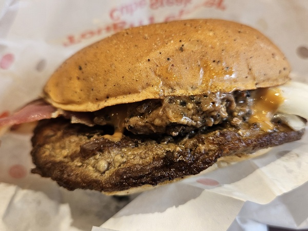 이번 신메뉴는 만족 버거킹 터프페퍼